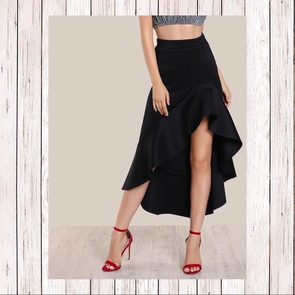 Dresses & Skirts - NWOT BLACK RUFFLE FRONT HI LO SKIRT SZ M